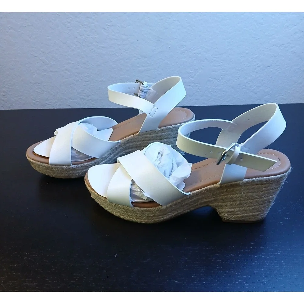 Cushionaire Memory Foam White Vegan Leather Espadrille Wedge Sandals Womens 8.5M